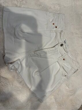 Zara White Frayed Hem Denim Shorts